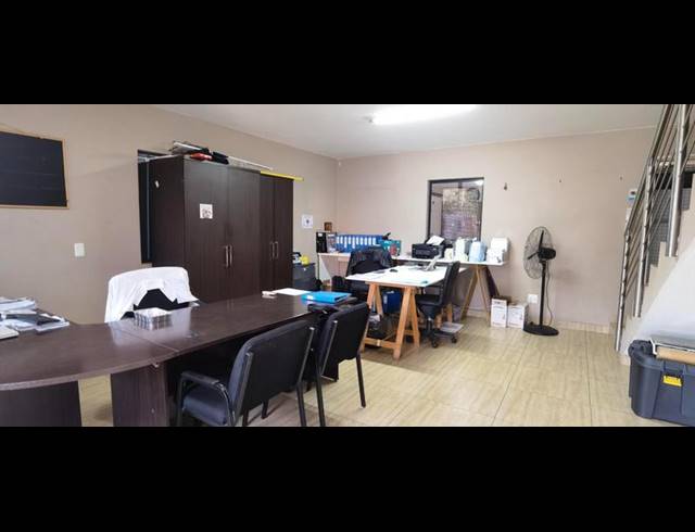 INDUSTRIAL PROPERTY TO RENT IN N4 GATEWAY INDUSTRIAL PARK
